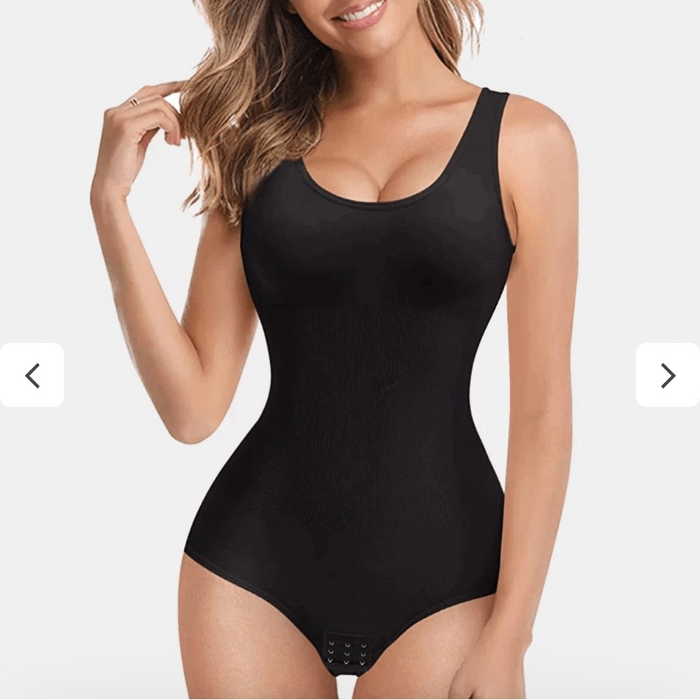 LUXMERY sculpting around neck bodysuit. Brand new black.